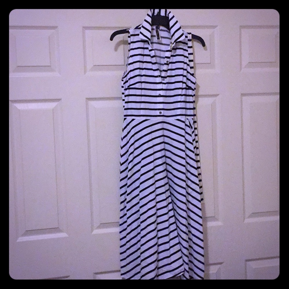 J.Taylor midi white & navy blue stripes dress Sz 6